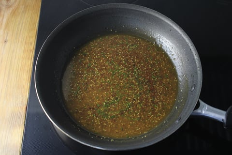 Keto: Chicken Breasts with Rosemary-Walnut Crumble - Step #4 Préparer la sauce