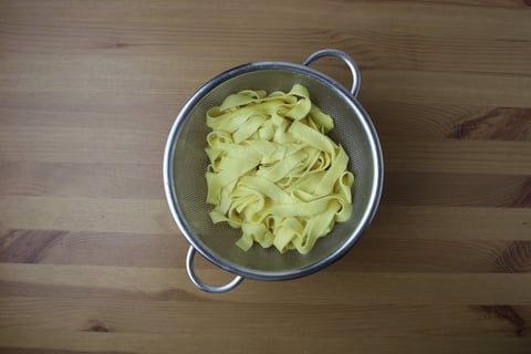 Fresh Tagliatelle with Parsnip & Brown Butter Sauce - Step #2 Cuire les pâtes