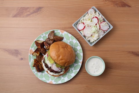 Cheesy Beef Burgers - Step #6 Griller les pains et servir