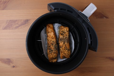 Za’atar-Fried Salmon - Step #4 Fry the salmon