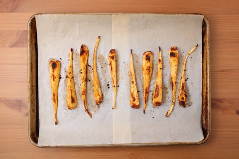 Mini Pork Meatloaves with Apple & Mustard - Step #1 Rôtir les panais