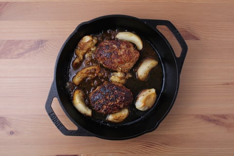 Mini Pork Meatloaves with Apple & Mustard - Step #5 Cuire les pains de viande et les pommes