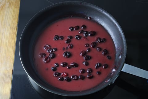 Holiday-Spiced Turkey Poutine - Step #4 Make the cranberry gravy
