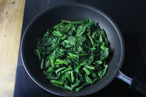 General Tao Chicken Breasts - Step #4 Cuire les yu choys
