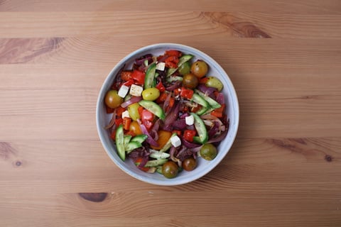 Greek Chicken Breasts - Step #4 Faire la salade