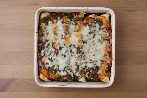 Spiced Squash & Black Bean Enchiladas Au Gratin - Step #3 Préparer et cuire les enchiladas