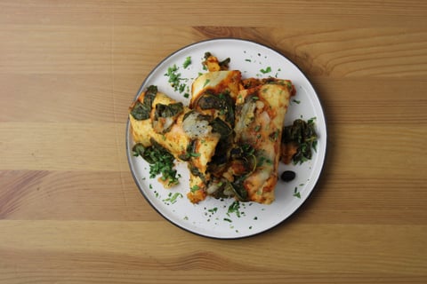 Spiced Squash & Black Bean Enchiladas Au Gratin - Step #4 Dresser les plats