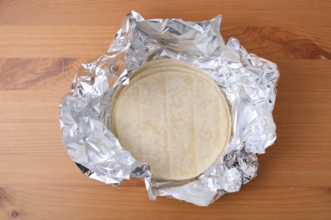 Mexican Cauliflower Tacos - Step #3 Chauffer les tortillas