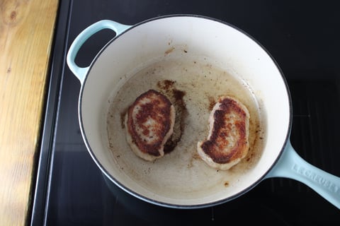 Goodfood Travels: Spain's Pork Chop Skillet - Step #1 Commencer le porc