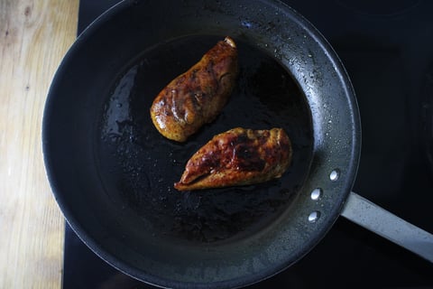 Teriyaki Chicken with Roasted Sesame Carrots - Step #3 Cuire le poulet