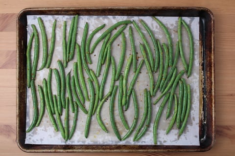 Seared Pork Sausages & Caramelized Onion Sauce - Step #4 Roast the string beans