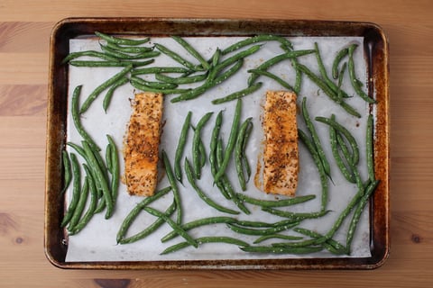 Goodfood & Chef: Montréal Steak Spice Salmon - Step #3 Bake the salmon & green beans