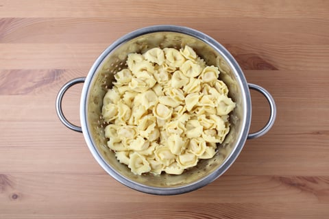 Tortellini & Zucchini Skillet - Step #2 Cuire les pâtes