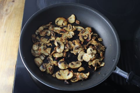 Quick Vegan Dan Dan Noodles - Step #3 Cuire les champignons