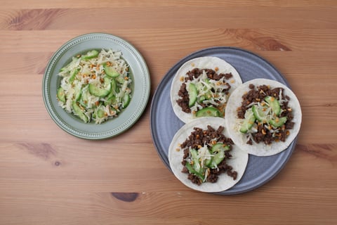 Thai-Style Lemongrass Ground Beef Tacos - Step #6 Dresser les plats