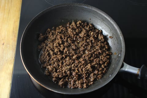 Thai-Style Lemongrass Ground Beef Tacos - Step #3 Cuire et enrober le bœuf
