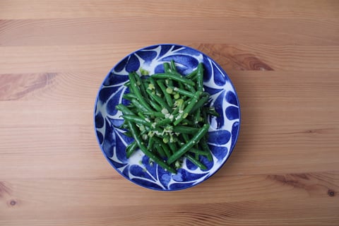 Nick’s Pick | Smoky Chicken with Alabama-Style BBQ Sauce - Step #4 Blanchir les haricots et faire la salade