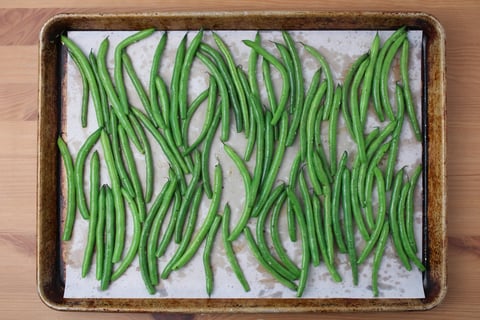 Chicken & Veggie Traybake - Step #4 Rôtir les haricots