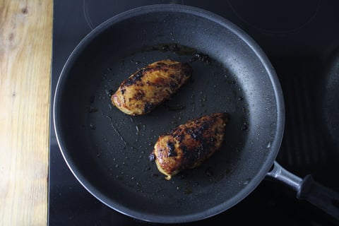 Chicken & Almond Spanish-Style Salad - Step #3 Cuire le poulet