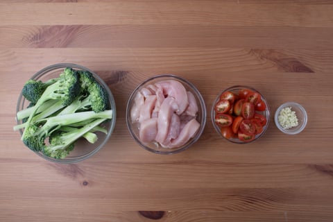 Creamy Pesto Chicken Breasts with Cherry Tomatoes - Step #2 Mise en place