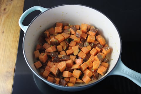 Jerk-Spiced Coconut Curry - Step #3 Commencer le cari