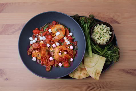 L’Artisan: Tiger Shrimp Saganaki with Roasted Peppers & Feta - Step #6 Dresser les plats
