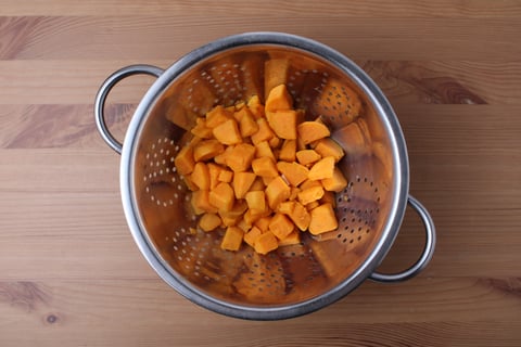 Spicy Korean Chicken Drumsticks - Step #1 Cuire les patates douces