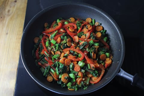 Vegan Mee Goreng with Fresh Shanghai Noodles - Step #4 Sauté the vegetables
