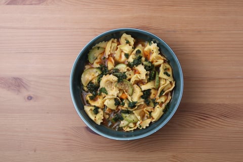 Quick One-Pot Tortellini Soup - Step #5 Dresser les plats
