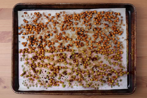 Crispy BBQ Chickpea Vegan Bowls - Step #1 Rôtir les pois chiches