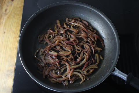 Nick’s Pick | Fresh Cheese Tortellini & Caramelized Onion - Step #1 Faire les oignons caramélisés