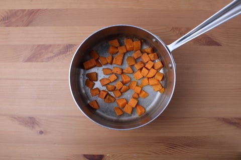 Creamy Mushroom, Leek & Sweet Potato Chowder - Step #2 Cuire les patates douces