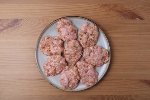 Goodfood Travels: Vietnam's Lemongrass Pork Bun Cha - Step #3 Prepare the patties
