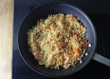 Carb-Wise: Spicy Ground Beef with Honey & Gochujang - Step #2 Cuire le riz de chou-fleur