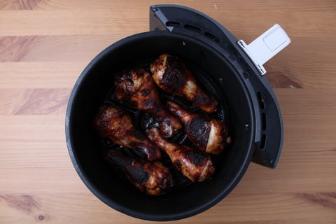 Caribbean Tamarind Chicken Drumsticks - Step #2 Frire le poulet