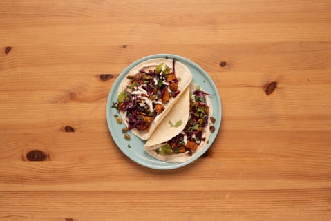 Roasted Sweet Potato Tacos with Cabbage Slaw - Step #5 Dresser les plats