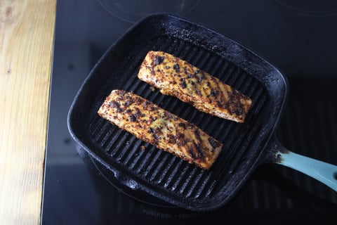 Grilled Masala Salmon & Baby Potatoes - Step #3 Griller le saumon