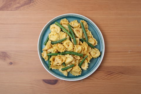 Quick ’n’ Creamy Tomato Pesto Tortellini - Step #4 Dresser les plats