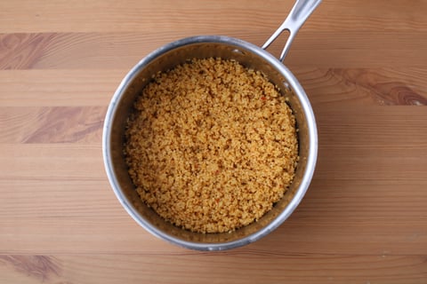 Speedy Provençal-Style Shrimp over Buttery Bulgur - Step #1 Cuire le boulgour