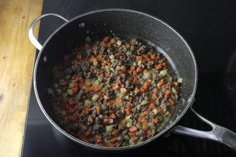 Springtime White Bolognese with Bison & Fresh Linguine - Step #2 Faire la bolognaise