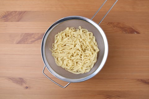 Springtime White Bolognese with Bison & Fresh Linguine - Step #3 Cuire les pâtes