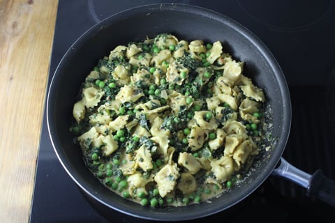 Quick, Cheesy & Oh So Creamy Tortellini - Step #3 Mélanger les pâtes