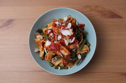 Quick Tilapia Puttanesca Pasta - Step #4 Dresser les plats