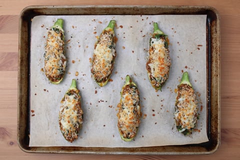 Carb-Wise: Ground Beef Baked Zucchini Boats - Step #4 Finir les zucchinis farcis
