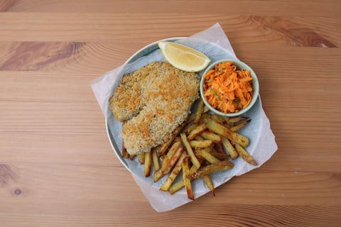 Golden Sheet Pan Fish & Chips - Step #6 Dresser les plats