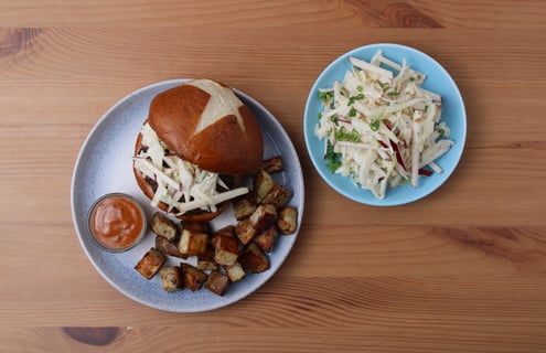 Nick’s Pick | Coffee-Spiced Beef Burgers - Step #6 Dresser les plats