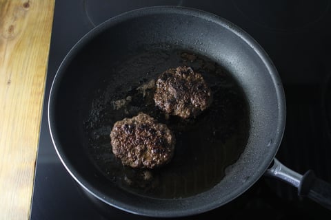 Nick’s Pick | Coffee-Spiced Beef Burgers - Step #3 Préparer et cuire les galettes