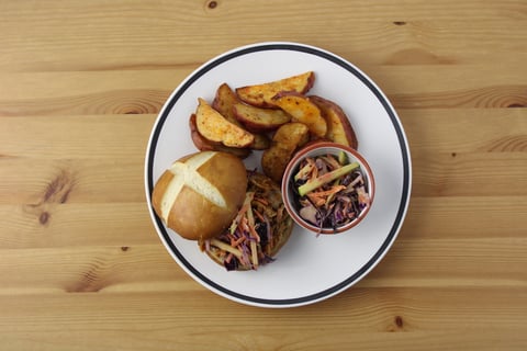 BBQ Pulled Chicken Sandwich Buns - Step #5 Griller les pains et servir