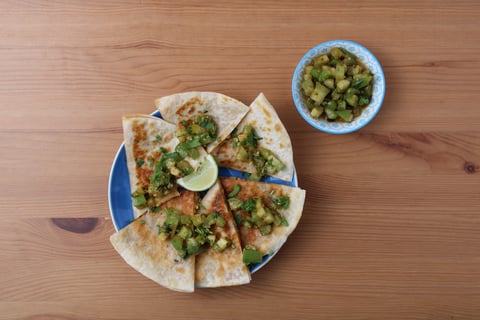 Oaxaca Cheese & Cauliflower ‘Rice’ Quesadillas - Step #6 Dresser les plats