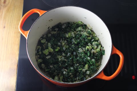 Quick One-Pot Tuscan Ribollita - Step #2 Commencer la soupe